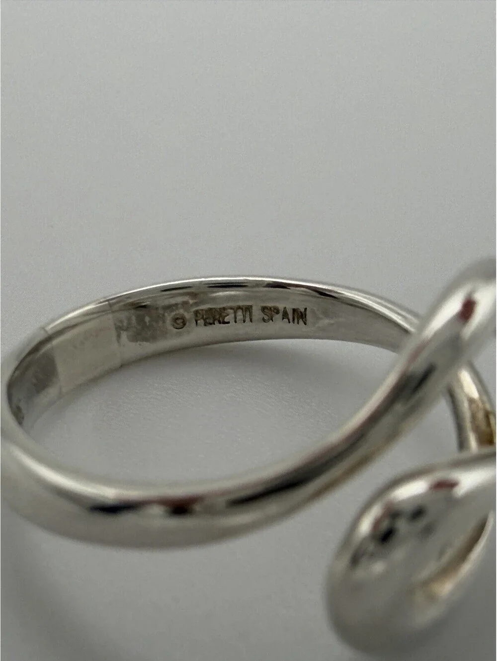 Authentic TIFFANY & Co. Open Wave Ring Size US 5.5 With Box & Pouch